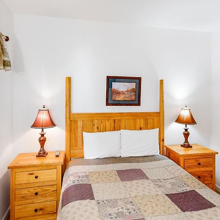 The Laurel Inn Gatlinburg Room photo